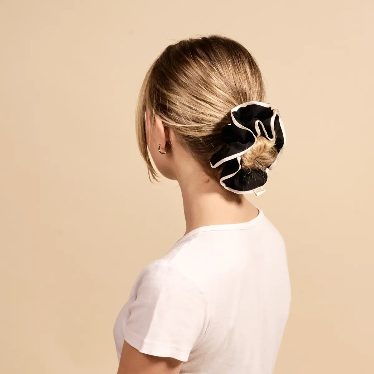 Ruffle Up Scrunchie | Black